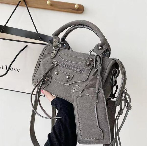 designer bag 2023 women le cagole motorcycle shoulder bags luxury designers genuine leather crossbody clutch wallet purse pochette retro 7a
designer bag 2023 women le cagole motorcycle shoulder bags luxury designers genuine leather crossbody clutch wallet purse pochette retro 7a
