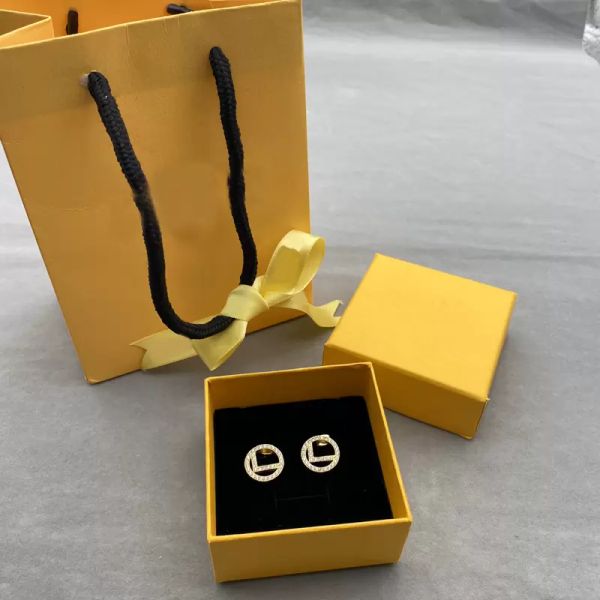 fashion stud 14k gold hoop earrings designers earrings ear ring woman luxury designer earring multi colors double letter jewelry wedding gif, Golden;silver
fashion stud 14k gold hoop earrings designers earrings ear ring woman luxury designer earring multi colors double letter jewelry wedding gif, Golden;silver