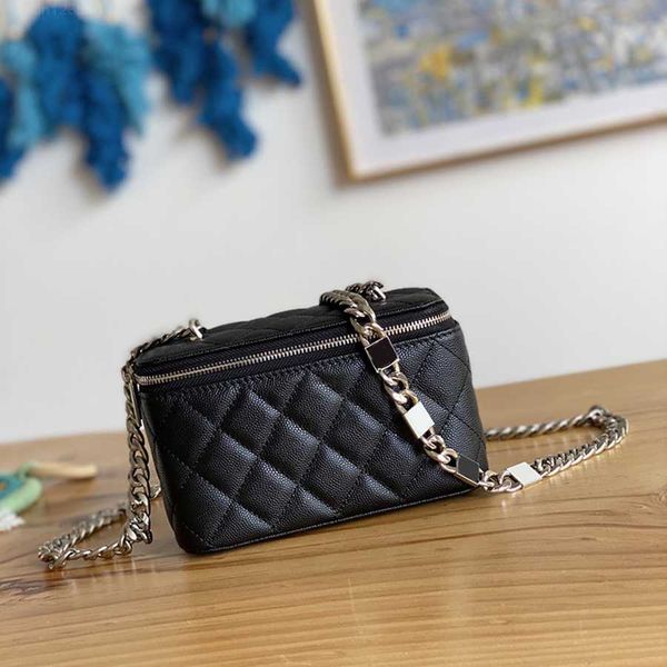 10a mirror quality lambskin small cosmetic bags 17cm luxury designer vanity with chain bags withbox c195
10a mirror quality lambskin small cosmetic bags 17cm luxury designer vanity with chain bags withbox c195