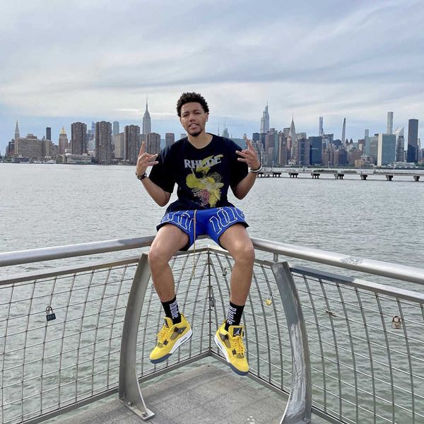 2023 new men's t shirt north american high street brand rhude fashion grape female figure abstract painting print pullover loose casual, White;black
2023 new men's t shirt north american high street brand rhude fashion grape female figure abstract painting print pullover loose casual, White;black