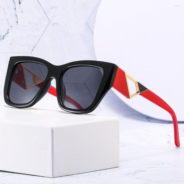 sunglasses men women hollow-carved design frame for driving travelling uv400 retro and fashion cateye shape, White;black
sunglasses men women hollow-carved design frame for driving travelling uv400 retro and fashion cateye shape, White;black