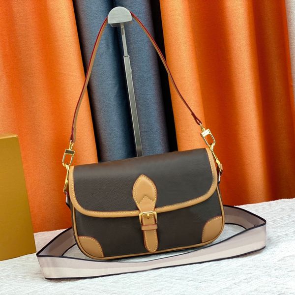 7a designer bags real cowhide belt decoration flap handbags embroidered shoulder strap crossbody purse
7a designer bags real cowhide belt decoration flap handbags embroidered shoulder strap crossbody purse