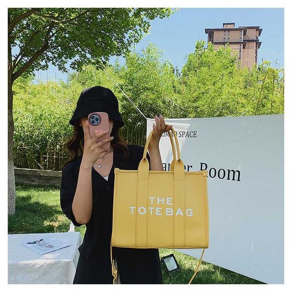 fashion brand handbag japanese and korean large capacity portable single shoulder diagonal cross tote bag female commuter business letters v
fashion brand handbag japanese and korean large capacity portable single shoulder diagonal cross tote bag female commuter business letters v