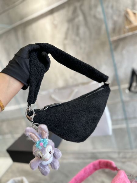 underarm bag 2023 new plush handbag fashion women bag shoulder bag furry triangle bag zipper tote classic logo winter
underarm bag 2023 new plush handbag fashion women bag shoulder bag furry triangle bag zipper tote classic logo winter
