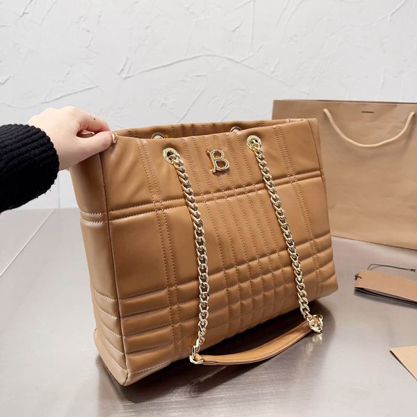 bags totes handbag designer bag comen classic imitation brand stripe stitching sewing logo letter single shoulder bag versatile chain commut
bags totes handbag designer bag comen classic imitation brand stripe stitching sewing logo letter single shoulder bag versatile chain commut