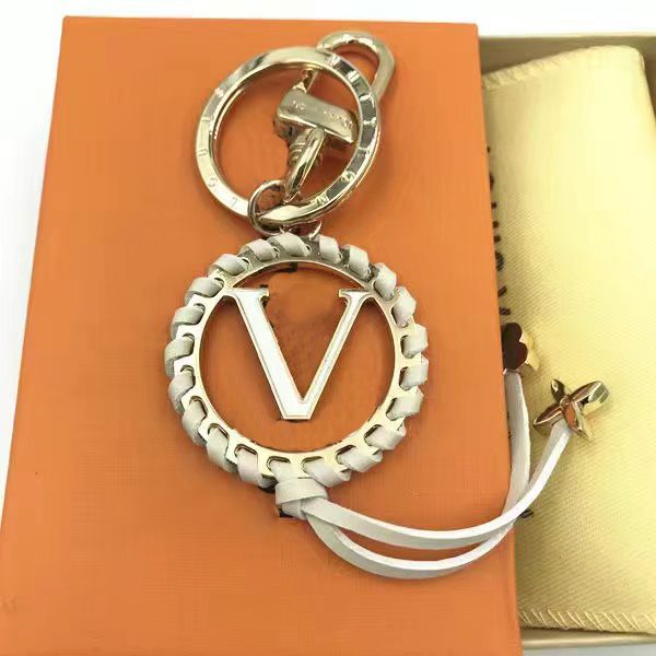 luxury keychains with box designer keychain wallets pu leather gold plated silver plated key chain classic round letters self defense keycha
luxury keychains with box designer keychain wallets pu leather gold plated silver plated key chain classic round letters self defense keycha
