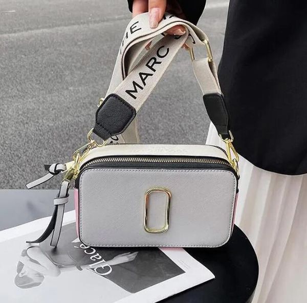 luxurys designers bags women handbag crossbody bag shoulder lady wallet simple versatile metal letter leather solid leather postman handbags
luxurys designers bags women handbag crossbody bag shoulder lady wallet simple versatile metal letter leather solid leather postman handbags