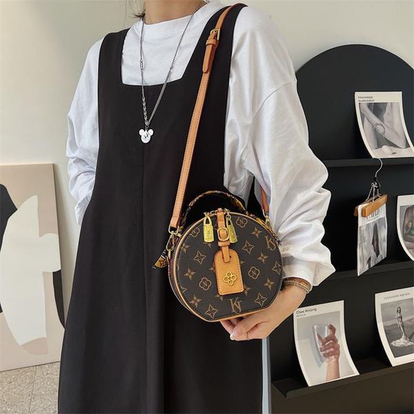 shoulder bags new vintage print crossbody bags for women retro round messenger bag 
shoulder bags new vintage print crossbody bags for women retro round messenger bag