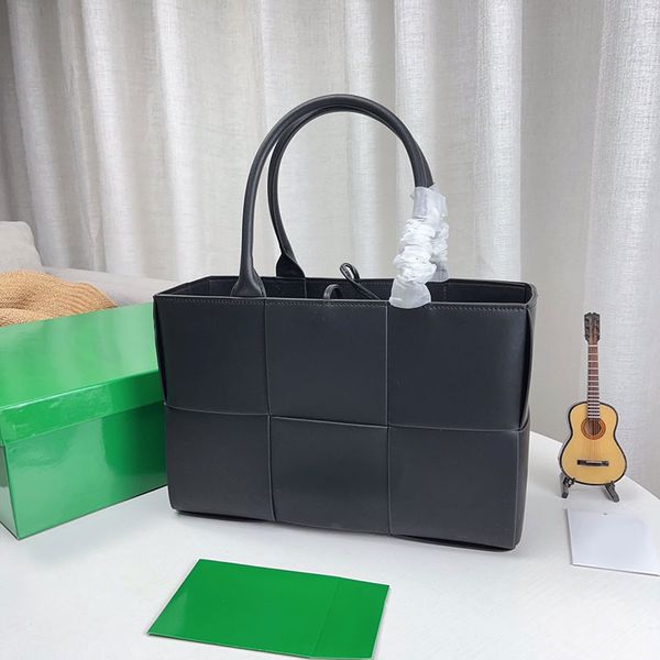 2pcs woven tote shopping bag women handbag purse genuine leather plain large capacity pocket fashion letters lady shoulder bags
2pcs woven tote shopping bag women handbag purse genuine leather plain large capacity pocket fashion letters lady shoulder bags