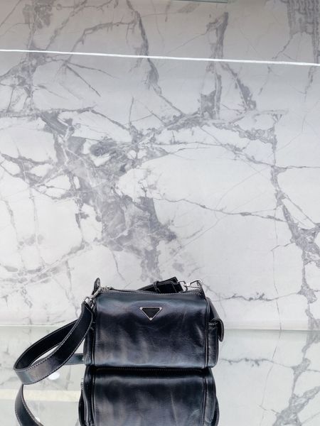 black fashion designer shoulder bag 2023 zipper purse leather tote luxury crossbody bag cylindrical design quality top
black fashion designer shoulder bag 2023 zipper purse leather tote luxury crossbody bag cylindrical design quality top