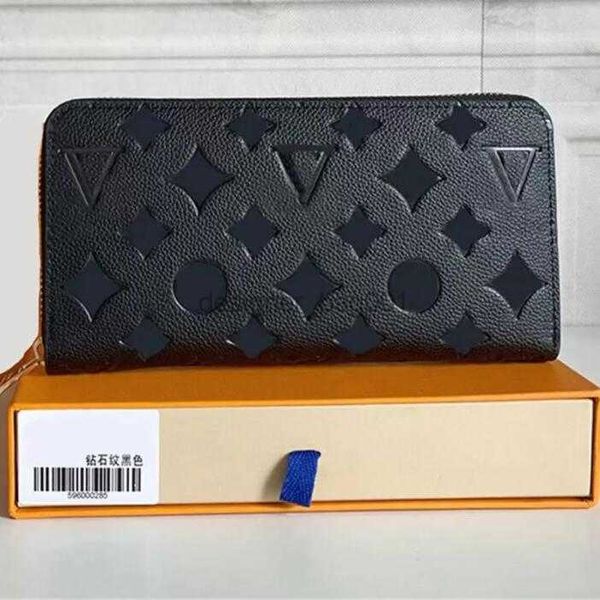 fashion black empreinte women clutch lady ladies long wallet pu leather single zipper wallets classical corn purse card holder 60017 purse, Red;black
fashion black empreinte women clutch lady ladies long wallet pu leather single zipper wallets classical corn purse card holder 60017 purse, Red;black