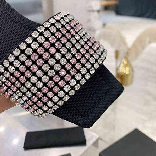 2023 new fashion luxury slides designer slippers ladies soft warm fur enameled triangle crossover, Black
2023 new fashion luxury slides designer slippers ladies soft warm fur enameled triangle crossover, Black