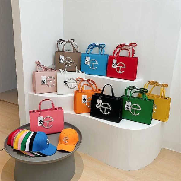 2023 new fashion trend bag women's summer solid color embossed hand single shoulder messenger
2023 new fashion trend bag women's summer solid color embossed hand single shoulder messenger