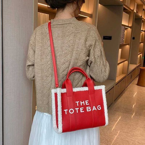 2023 new plush winter woolen three-dimensional generous bag tote bag single-shoulder cross-body women's
2023 new plush winter woolen three-dimensional generous bag tote bag single-shoulder cross-body women's
