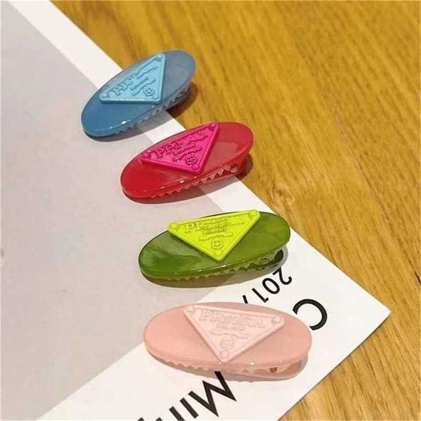 2023 triangle brand luxury hair clips pin barrettes girls personality letters designer candy color crystal hairpins barrettes fashion hair a, Slivery;white
2023 triangle brand luxury hair clips pin barrettes girls personality letters designer candy color crystal hairpins barrettes fashion hair a, Slivery;white