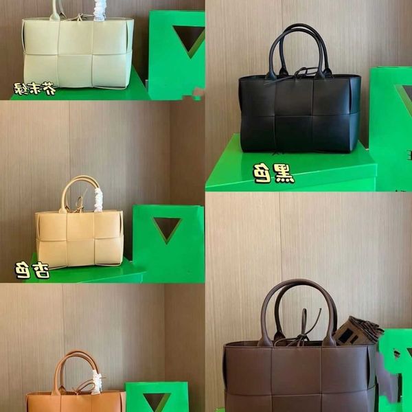 designer bvs bags 2022 new type b leather woven tote shopping bag simple and fashionable versatile super capacity
designer bvs bags 2022 new type b leather woven tote shopping bag simple and fashionable versatile super capacity