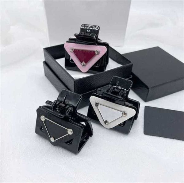 40pcs/dhl 23ss letter clamps triangle women girl square hair clips large hairpin crab solid color claw clip girl designer clear accessories, Slivery;white
40pcs/dhl 23ss letter clamps triangle women girl square hair clips large hairpin crab solid color claw clip girl designer clear accessories, Slivery;white