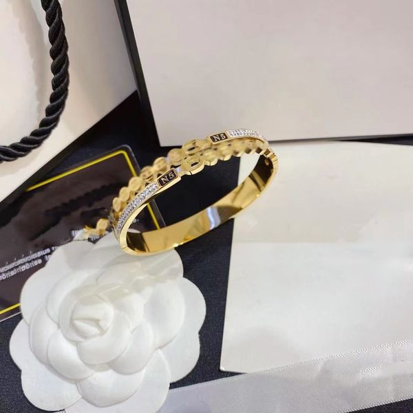 europe america steel bangle fashion style bracelets women bangle designer letter bracelet crystal 18k gold plated stainless steel wedding lo, Black
europe america steel bangle fashion style bracelets women bangle designer letter bracelet crystal 18k gold plated stainless steel wedding lo, Black