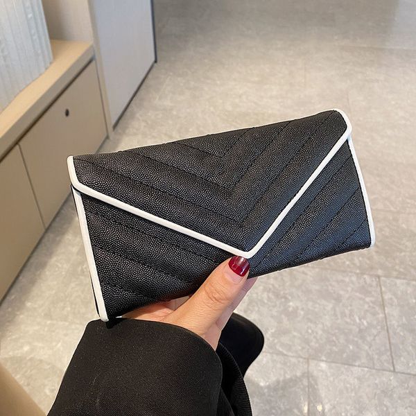 soft leather purse luxury wallets designers woman purses small trendy small handbags zippy long quilted clutch red white leather fashion men, Red;black
soft leather purse luxury wallets designers woman purses small trendy small handbags zippy long quilted clutch red white leather fashion men, Red;black
