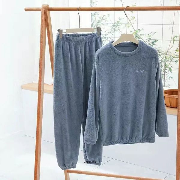 women's plus size tracksuits 6xl 150kg winter fleece pajama suit female sleepwear loose set women long sleeve nightwear 230130, Black 
women's plus size tracksuits 6xl 150kg winter fleece pajama suit female sleepwear loose set women long sleeve nightwear 230130, Black