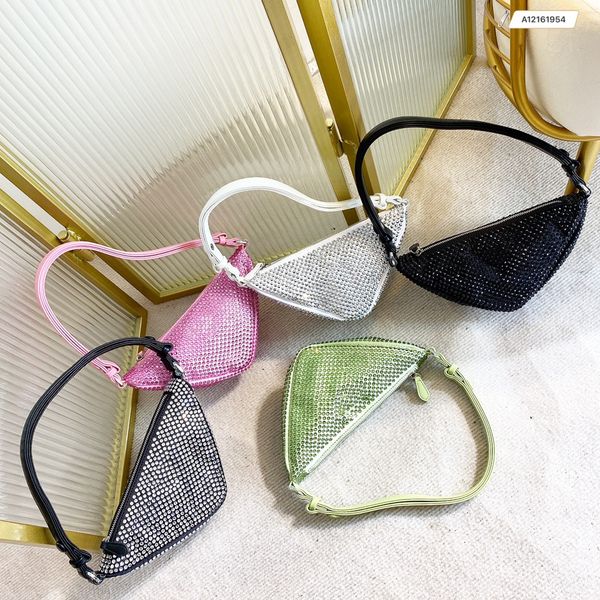 diamond-studded underarm bag triangle bag fashion handbag zipper bag luxury brand bag single shoulder bag crossbody bag luxury purse spring
diamond-studded underarm bag triangle bag fashion handbag zipper bag luxury brand bag single shoulder bag crossbody bag luxury purse spring