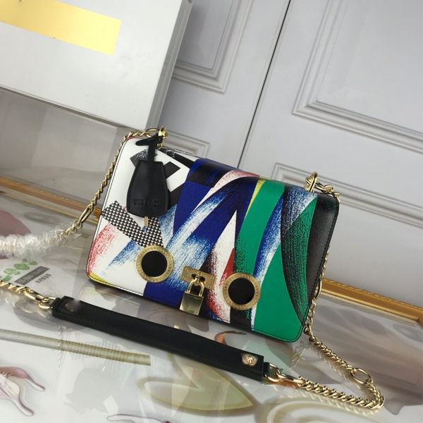 chains bags women cross body bag genuine leather shoulder handbags quality hardware chain shoulders strap small lock golden chloe flower int 
chains bags women cross body bag genuine leather shoulder handbags quality hardware chain shoulders strap small lock golden chloe flower int