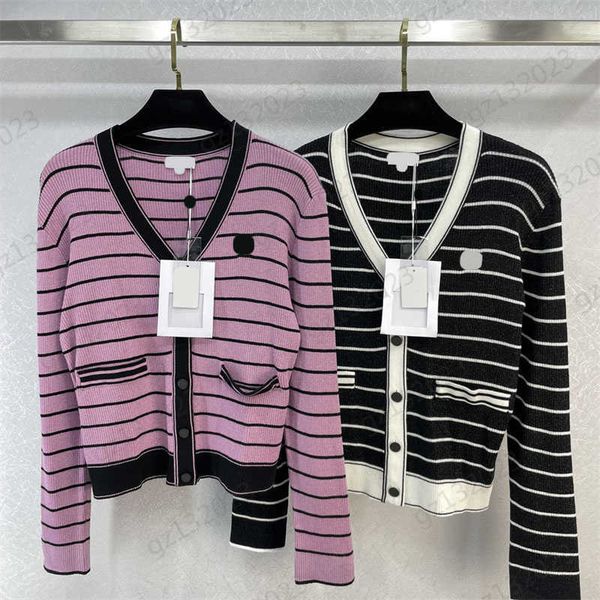 brand sweater contrasting colors striped edges long sleeve knitted cardigan chest logo pocket design v-neck buttons knitwear 2 colors womens, White;black
brand sweater contrasting colors striped edges long sleeve knitted cardigan chest logo pocket design v-neck buttons knitwear 2 colors womens, White;black