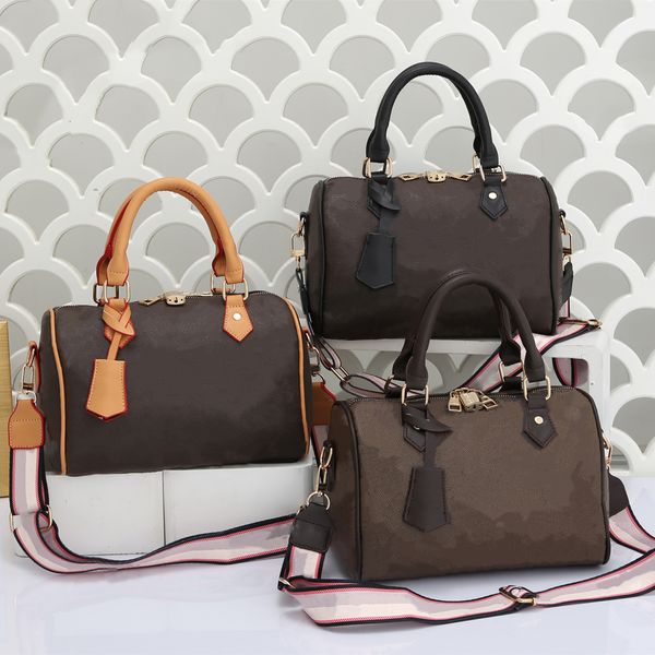 designer women messenger travel bag classic style fashion bags shoulder bags lady totes handbags speedy 25 cm with key lock
designer women messenger travel bag classic style fashion bags shoulder bags lady totes handbags speedy 25 cm with key lock