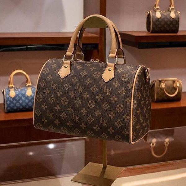 brand women bags leather handbags oxidize speedy shoulder 30cm crossbody handbag purse with shoulders strap dust bag
brand women bags leather handbags oxidize speedy shoulder 30cm crossbody handbag purse with shoulders strap dust bag