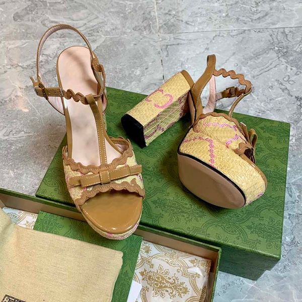 22ss womens sandals cowhide patent leather platform chunky heel height 12cm with bow buckle letter dress shoes wedding for party designer lu, Black
22ss womens sandals cowhide patent leather platform chunky heel height 12cm with bow buckle letter dress shoes wedding for party designer lu, Black