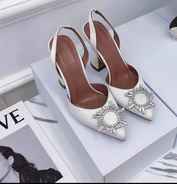 new 2023 sandals high heels women shoes formal slippers leather sole designer black red pink sliver diamond chain decoration banquet silk we
new 2023 sandals high heels women shoes formal slippers leather sole designer black red pink sliver diamond chain decoration banquet silk we