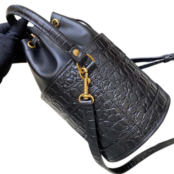 quality famous brand women designer shoulder bag leather messenger women handbags embossing shoulder bag classic crossbody clutch pretty acc
quality famous brand women designer shoulder bag leather messenger women handbags embossing shoulder bag classic crossbody clutch pretty acc
