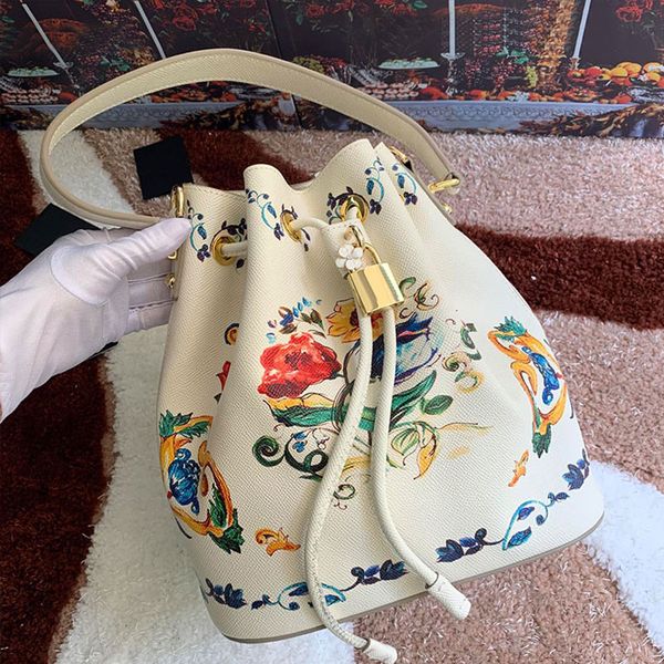canvas bucket bag pearl tote bag women shoulder crossbody bags string handbag floral print rivet decoration with lock cowhide leather handle
canvas bucket bag pearl tote bag women shoulder crossbody bags string handbag floral print rivet decoration with lock cowhide leather handle