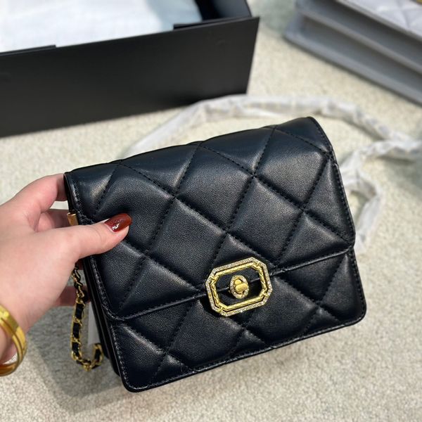 5a designer bag fashion rhinestone square buckle chain clamshell handbags mini women shoulder purse
5a designer bag fashion rhinestone square buckle chain clamshell handbags mini women shoulder purse