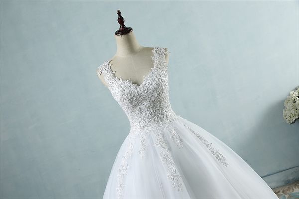 ball gown spaghetti straps white ivory tulle pearls bridal dress for wedding dresses 2023 marriage customer made
ball gown spaghetti straps white ivory tulle pearls bridal dress for wedding dresses 2023 marriage customer made