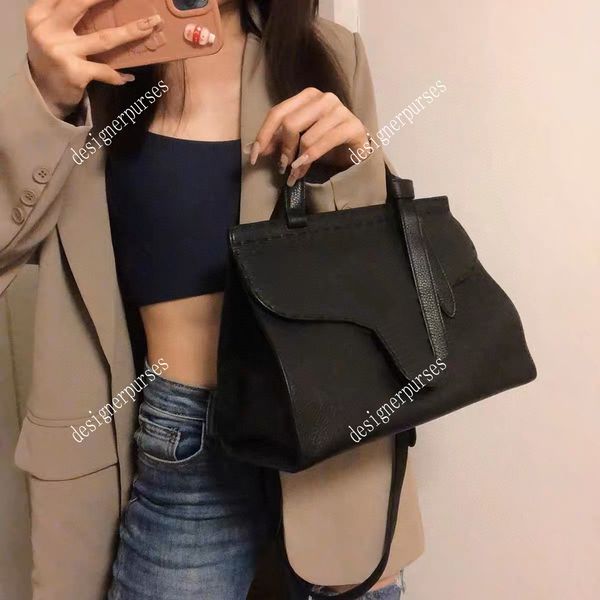 tz luxury lychee grain cow leather handbag classic vintage style retro hardware two-g shoulder bag women crossbody bag large capacity design
tz luxury lychee grain cow leather handbag classic vintage style retro hardware two-g shoulder bag women crossbody bag large capacity design