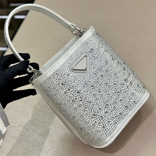 rhinestone women designer handbags bucket bag luxury portable shoulder classic crossbody card holders sacache suitcases birkin leather quilt
rhinestone women designer handbags bucket bag luxury portable shoulder classic crossbody card holders sacache suitcases birkin leather quilt