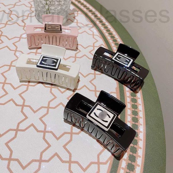 hair clips & barrettes designer french fragrant granny black and white square hollow grab clip, elegant style, shark hairpin, high grade acc, Golden;silver
hair clips & barrettes designer french fragrant granny black and white square hollow grab clip, elegant style, shark hairpin, high grade acc, Golden;silver