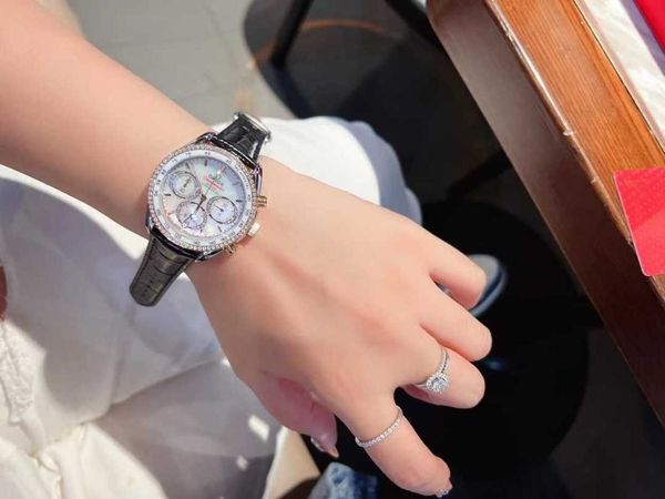 designer elegant women wrist watch speedmaster watches fckh quartz movement iced out diamond bezel leather strap prx uhr perfect gift with b, Slivery;golden
designer elegant women wrist watch speedmaster watches fckh quartz movement iced out diamond bezel leather strap prx uhr perfect gift with b, Slivery;golden