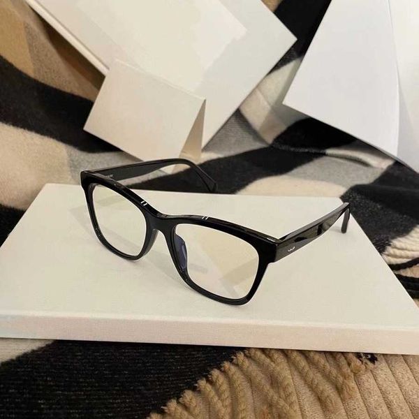 2023 luxury designer sunglasses new plate box flat mirror quan zhilong same anti blue light letter glasses 3392 can fitted in degrees, White;black
2023 luxury designer sunglasses new plate box flat mirror quan zhilong same anti blue light letter glasses 3392 can fitted in degrees, White;black