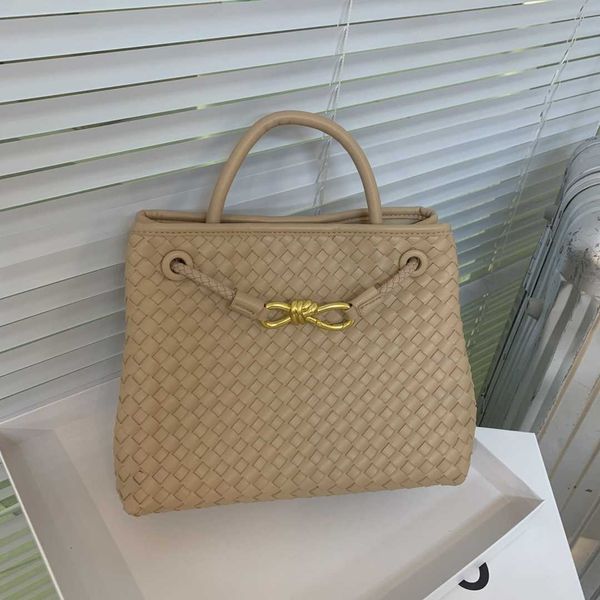 hardware designer metal andiamo bag rope botegas small woven handheld tote 2023 new leisure one shoulder commuting multi compartment 1 3kt7
hardware designer metal andiamo bag rope botegas small woven handheld tote 2023 new leisure one shoulder commuting multi compartment 1 3kt7