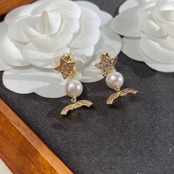 sinew luxury pearl letters designer stud earrings for women party wedding jewelry gift hoop women studs designers, Golden
sinew luxury pearl letters designer stud earrings for women party wedding jewelry gift hoop women studs designers, Golden