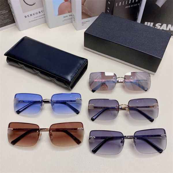 2023 new luxury designer new fashionable metal small square sunglasses net red ins same sunglasses ch4104, White;black
2023 new luxury designer new fashionable metal small square sunglasses net red ins same sunglasses ch4104, White;black