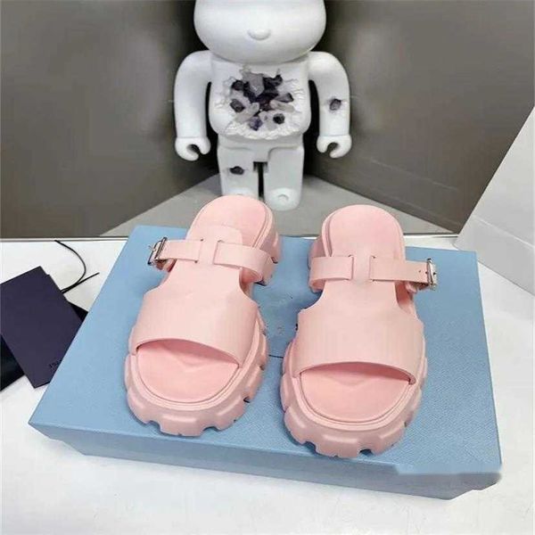 fashion slide sandals slippers for men women designer beach flip flops slipper 36-42, Black
fashion slide sandals slippers for men women designer beach flip flops slipper 36-42, Black