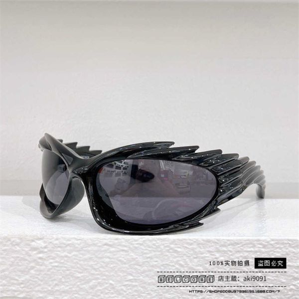 2023 new luxury designer family b's new style special-shaped serrated sunglasses for men and women's internet celebrities the same, White;black
2023 new luxury designer family b's new style special-shaped serrated sunglasses for men and women's internet celebrities the same, White;black