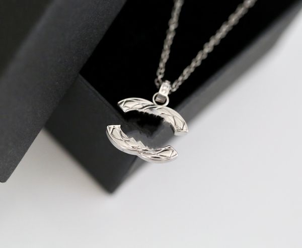 luxury fashion pendant c necklace brand classic designer necklace couple fashion 18k gold plated necklace jewelry gift box, Silver
luxury fashion pendant c necklace brand classic designer necklace couple fashion 18k gold plated necklace jewelry gift box, Silver