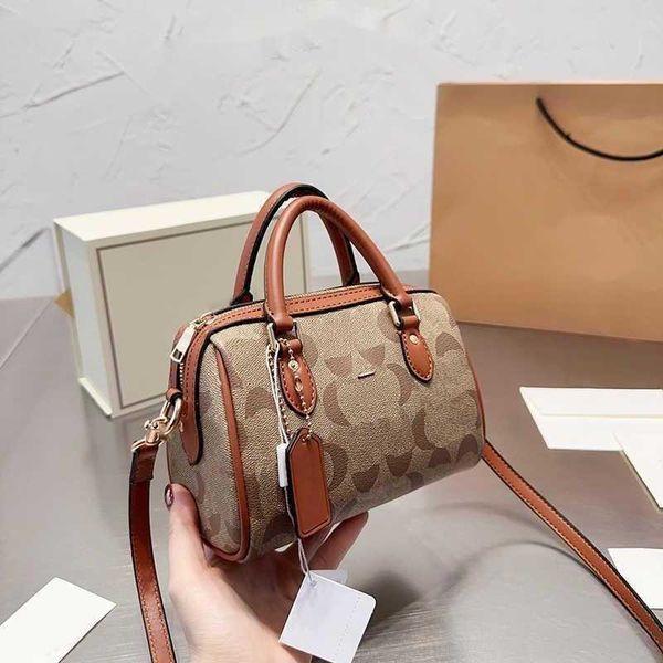 coabag luxuries designer bag 6 color leather shoulder bags women fashion letters print purse handbag beach tote bag wallet 230303
coabag luxuries designer bag 6 color leather shoulder bags women fashion letters print purse handbag beach tote bag wallet 230303