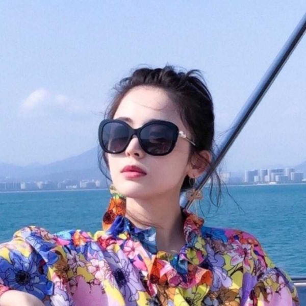 new luxury designer sunglasses 2023 chaoxiaoxiangfeng guan xiaotong polarization glasses same pearl legs glnezer bextiyar sunglasses uv prot, White;black
new luxury designer sunglasses 2023 chaoxiaoxiangfeng guan xiaotong polarization glasses same pearl legs glnezer bextiyar sunglasses uv prot, White;black
