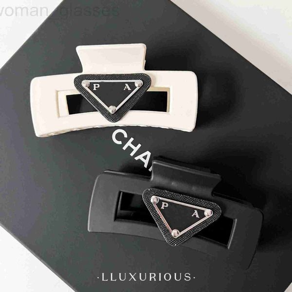 hair clips & barrettes designer p family inverted triangle grip hairpin large premium letter shark fashionable headwear u2g8, Golden;silver
hair clips & barrettes designer p family inverted triangle grip hairpin large premium letter shark fashionable headwear u2g8, Golden;silver
