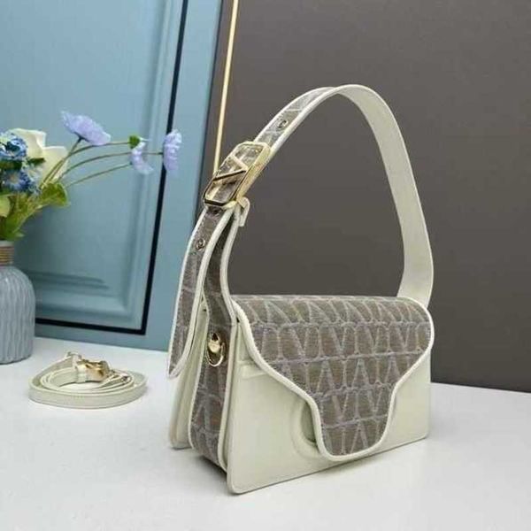 handbag bags luxurys women printed fashion designer canvas cowhide lightweight stylish underarm women's portable shoulder crossbody 56g
handbag bags luxurys women printed fashion designer canvas cowhide lightweight stylish underarm women's portable shoulder crossbody 56g
